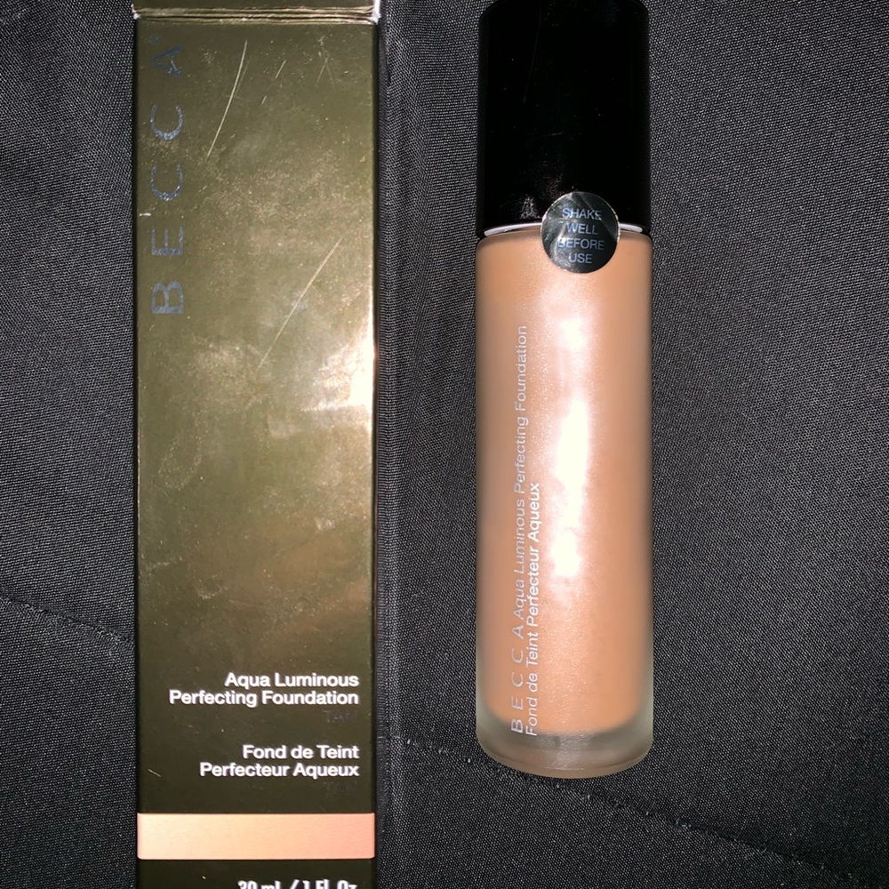 BECCA FOUNDATION - Picture 2 of 2